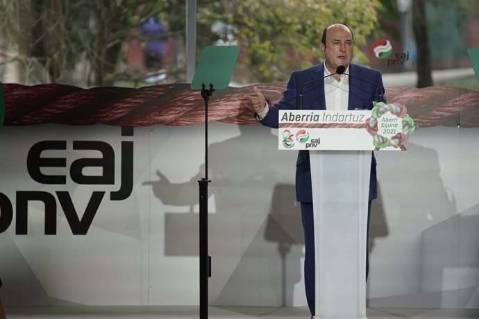 Archivo - El presidente del PNV, Andoni Ortuzar, interviene durante la celebración del Aberri Eguna 