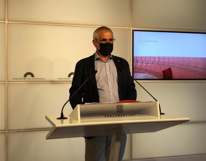 El líder de Cs en Catalunya, Carlos Carrizosa, en rueda de prensa en el Parlament el 29 de junio de 2021.