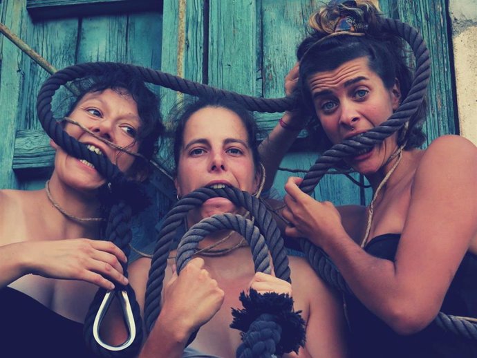 Espectáculo Trenzadas, del grupo 23 Arts.