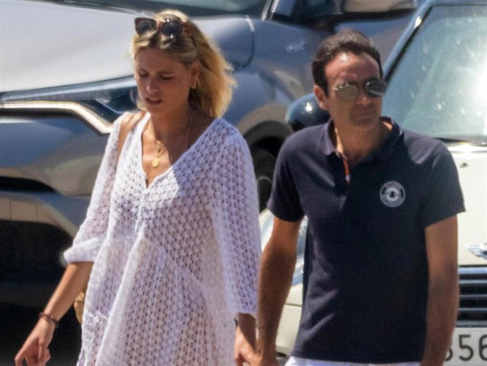 Ana Soria y Enrique Ponce, en una imagen del verano pasado