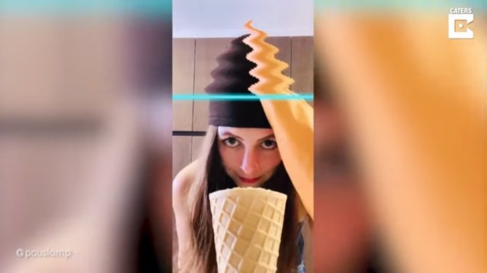 Esta chica hace "helados" en TikTok utilizando sombreros de colores y aplicando uno de los filtros más populares