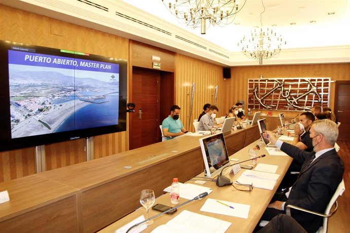 Un momento de la explicación del MasterPlan del Puerto de Motril