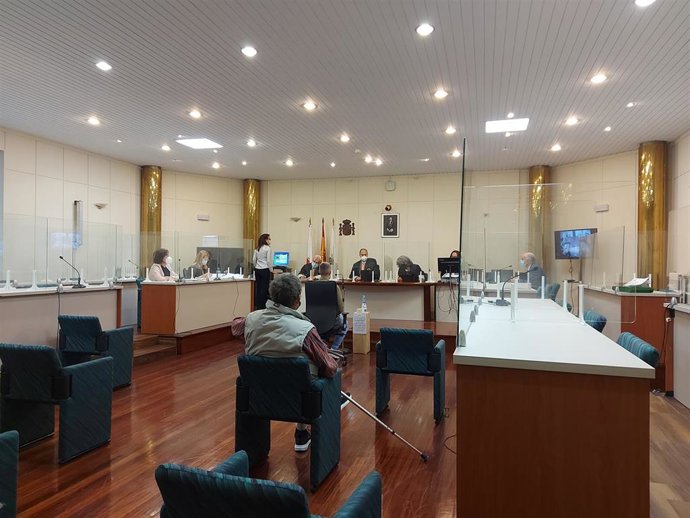 Juicio contra el acusado de abuso sexual a una niña desde que tenía seis años en la Audiencia Provincial.