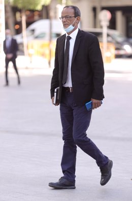 El activista saharaui Fadel Breica llega a la Audiencia Nacional para declarar sobre las torturas sufridas a manos del Frente Polisario, a 29 de junio de 2021, en Madrid (España). Breica realiza estas declaraciones en el marco de la investigación desarr