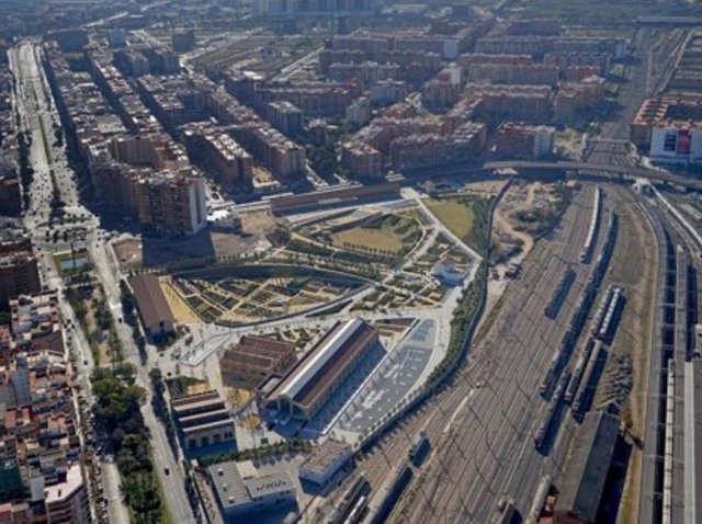 Parque Central y canal de acceso