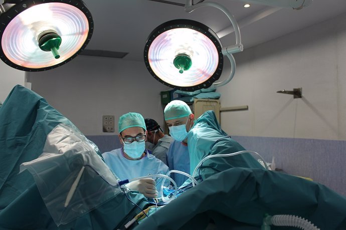 Profesionales del Hospital Josep Trueta corrigen el prolapso úterovaginal de una paciente con una cirugía de corta duración, mínimamente invasiva y con una estancia hospitalaria reducida