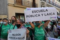 Más Madrid y Podemos alertan de la "privatización" de la educación pública y piden a Ayuso que mantenga las ratios