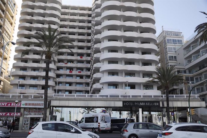 El hotel Palma Bellver, donde están aislados los estudiantes afectados por el 'macrobrote' asociado a viajes de fin de curso a Mallorca.