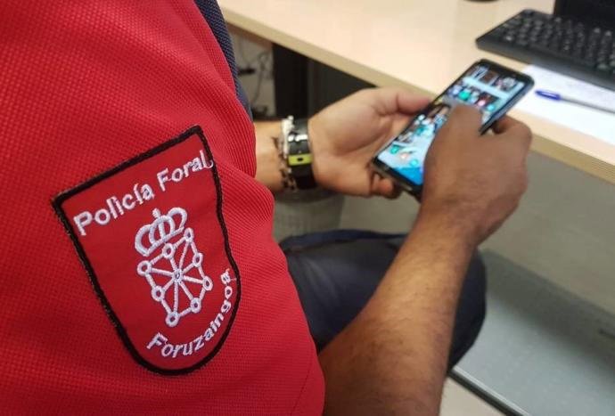 Le roban el móvil en Fustiñana y lo logra localizar a través de una aplicación de rastreo.