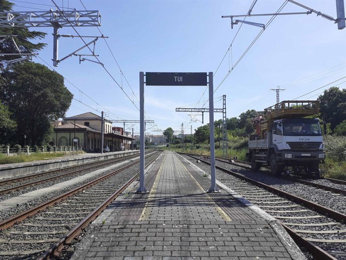 Archivo - Electrificación del tramo Guillarei-Tui-Frontera Portugesa