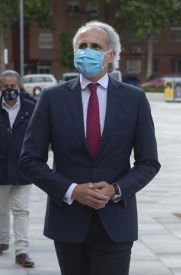 Archivo - El consejero de Sanidad en funciones de la Comunidad de Madrid, Enrique Ruiz Escudero, en una imagen de archivo