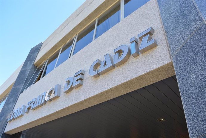 Archivo - Cádiz.- Zona Franca incrementa su cifra de negocio un 13% durante el 2020 