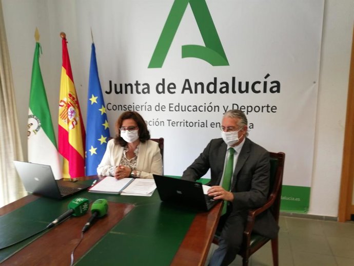 La delegada de Educación y Deporte, María José Eslava, en rueda de prensa
