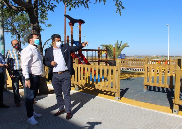 Visita a las obras de reurbanización de la barriada onubense de Marismas del Odiel.