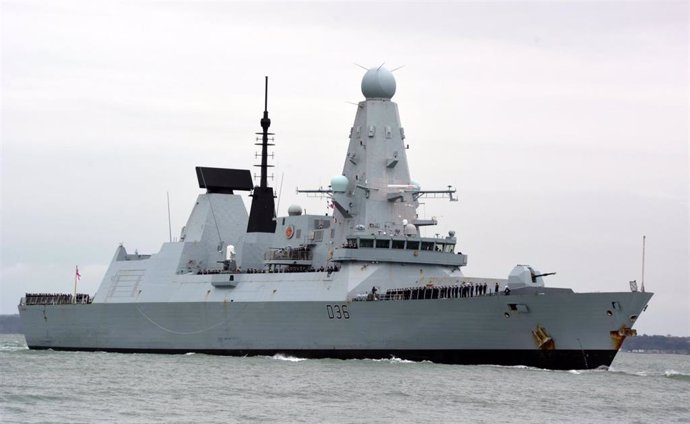 Archivo - El destructor británico HMS Defender.