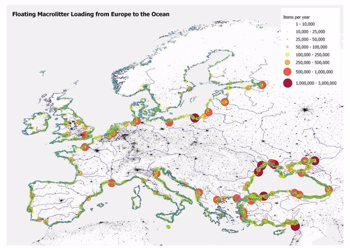Distribución espacial de la carga de macroresiduos flotantes desde Europa al océano según las estimaciones medias de los modelos.
