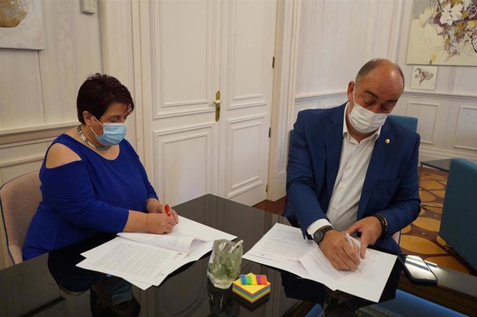 Firma del convenio de colaboración.