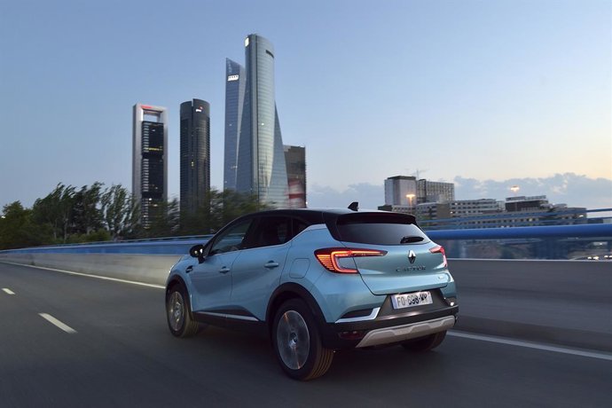 Archivo - Nuevo Renault Captur E-Tech.