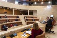 El Parlamento aprueba por consenso 32 iniciativas sobre empleo joven, proyectos europeos, FP y despoblamiento