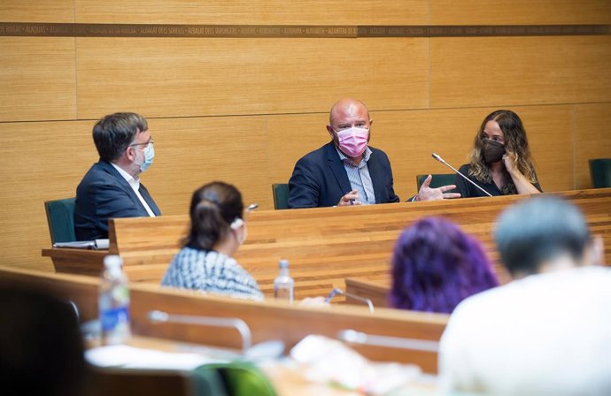 Reunión sobre la futura sede del Teatre Escalante