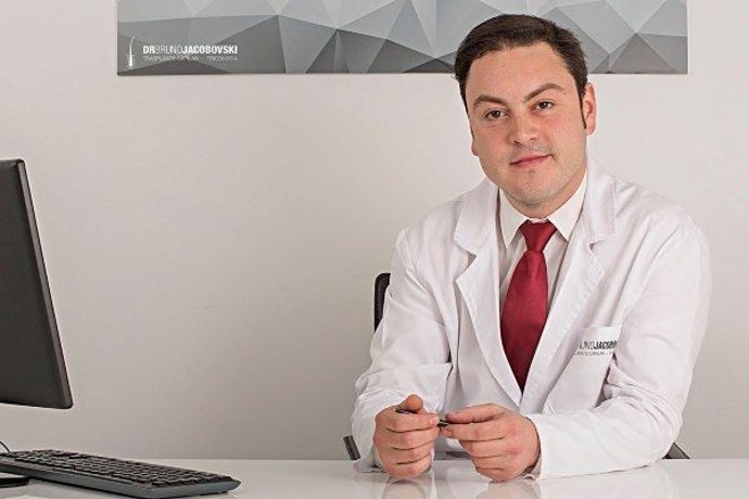 Dr. Bruno Jacobovski entre los mejores médicos capilares