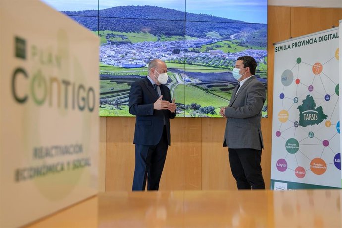 Archivo - Villalobos y el alcalde de Almadén