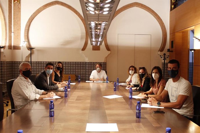 Reunión de coordinación con el Ayuntamiento de Valncia, la Diputación de Valencia, los clubes y la Fundación Trinidad Alfonso para la candidatura de Valncia a sede de la Liga de Fútbol Femenino.