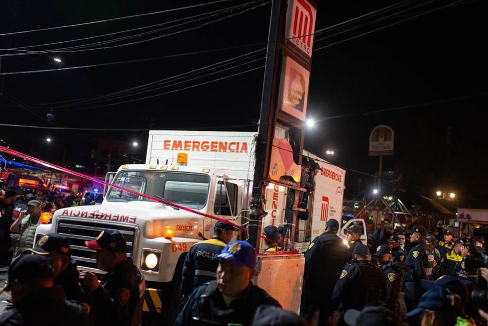 Archivo - Accidente en el metro de Ciudad de México