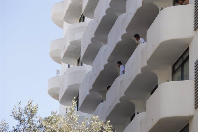 Estudiantes aislados en el Hotel Palma Bellver.