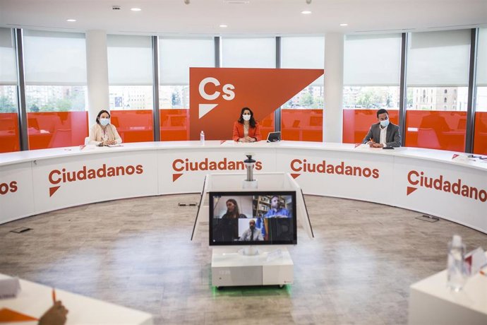 Archivo - La líder de Ciudadanos, Inés Arrimadas, presidiendo una reunión del Comité Permanente del partido.
