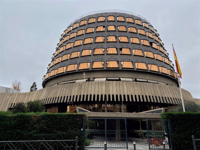 Archivo - Fachada del edificio del Tribunal Constitucional.