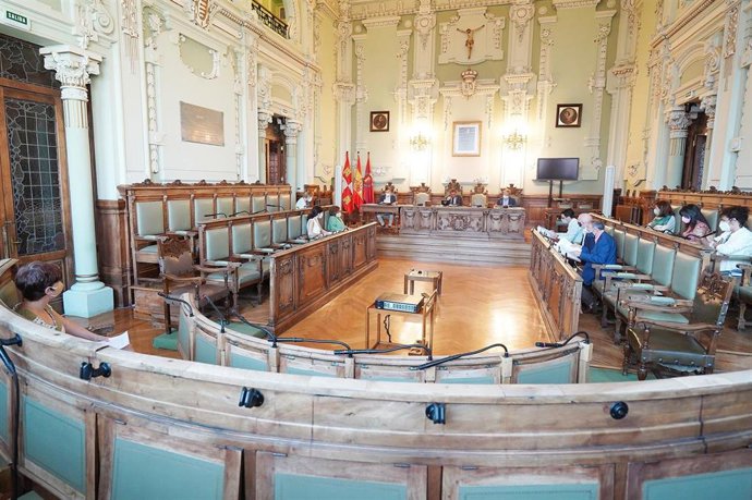 Reunión de la Junta de Gobierno del Ayuntamiento de Valladolid en el Salón de Plenos.