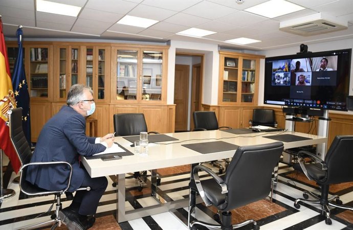 El presidente de Canarias, Ángel Víctor Torres, en la reunión de la mesa técnica de hostelería