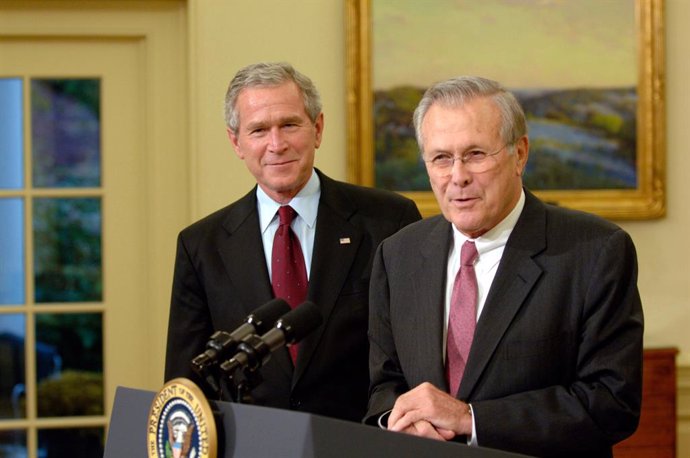 El exsecretario de Defensa Donald Rumsfeld y el expresidente de EEUU, George W. Bush.