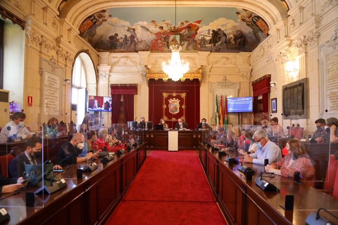 Archivo - Pleno del Ayuntamiento de Málaga en una imagen de archivo 