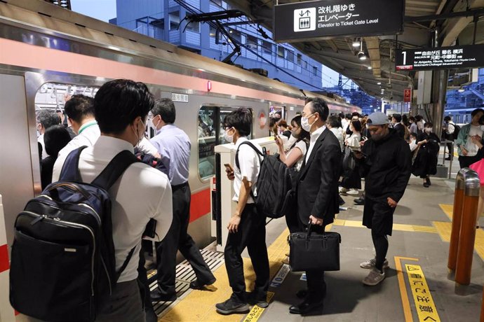 Pasajeros en el Metro de Tokio