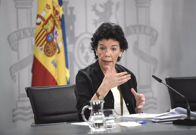 La ministra de Educación y Formación Profesional, Isabel Celaá, interviene en una rueda de prensa posterior al Consejo de Ministros, a 15 de junio de 2021, en La Moncloa, Madrid, (España). 