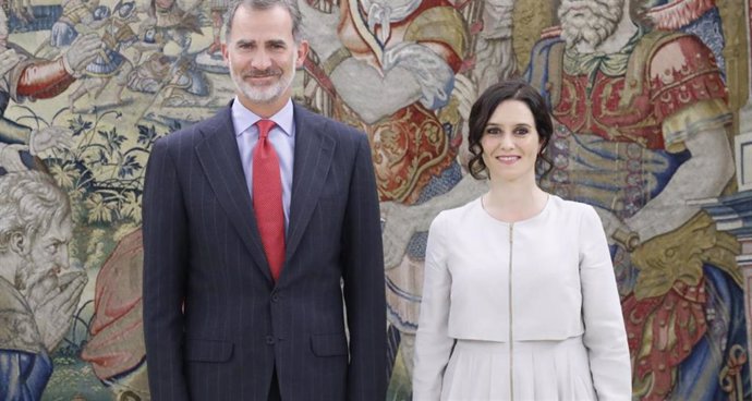 El Rey Felipe VI y la presidenta de la Comunidad de Madrid, Isabel Díaz Ayuso