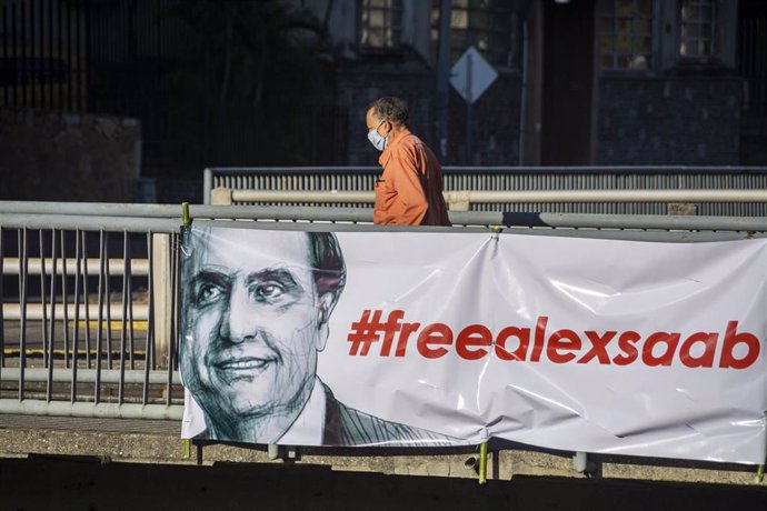 Pancarta a favor de la liberación de Alex Saab en Caracas.