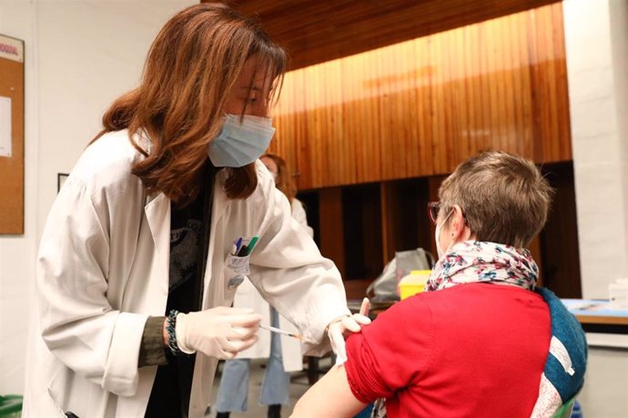 La vacunación en Aragón está disponible para todos los nacidos antes del 31 de diciembre de 1987