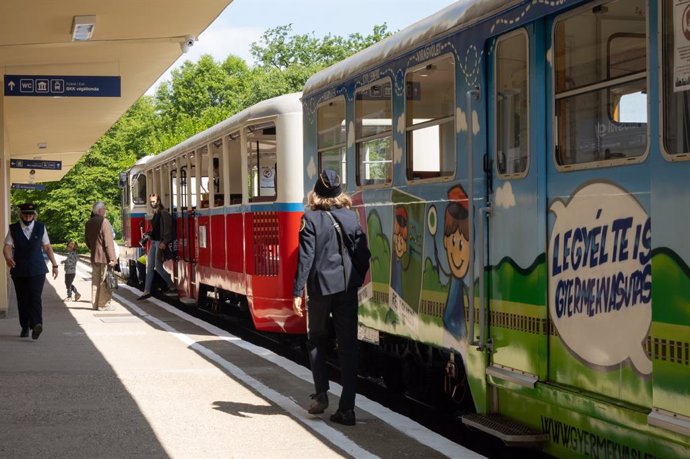 Reapertura del tren de los niños en Budapest