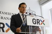 Salvador (Cs) presenta su renuncia como alcalde de Granada y favorecerá que gobierne "la lista más votada", el PSOE