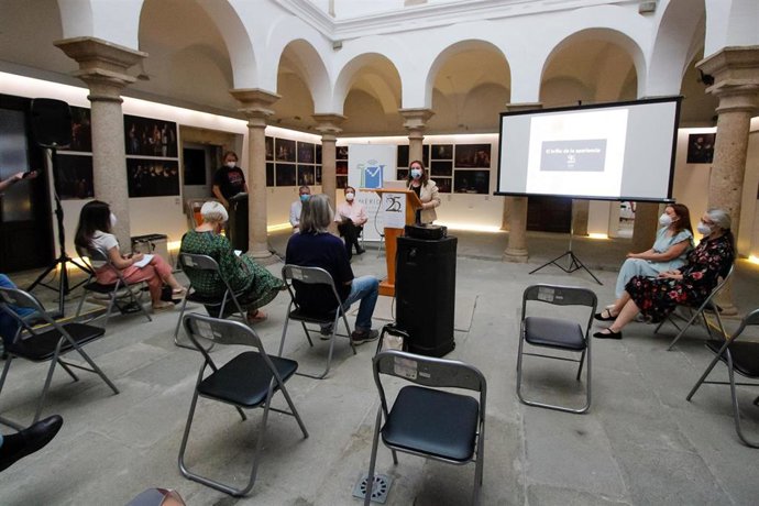 Presentación de la exposición 'El brillo de la apariencia'