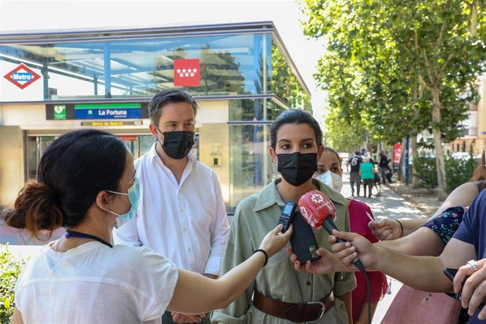 La portavoz de Vox en la Asamblea de Madrid, Rocío Monasterio, ofrece declaraciones a los medios de comunicación en Leganés.