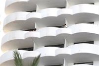 Ascienden a 80 los positivos aislados en Mallorca por el 'macrobrote', 16 de ellos hospitalizados