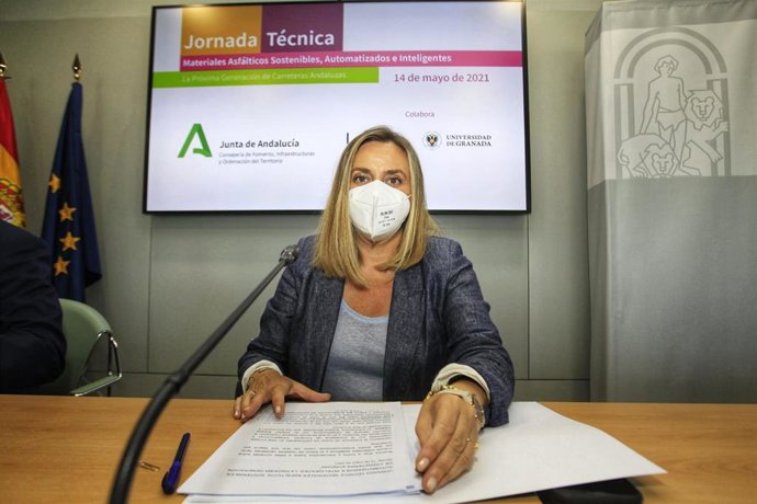 Archivo - La consejera de Fomento, Infraestructuras y Ordenación del Territorio, Marifrán Carazo, en una imagen de archivo