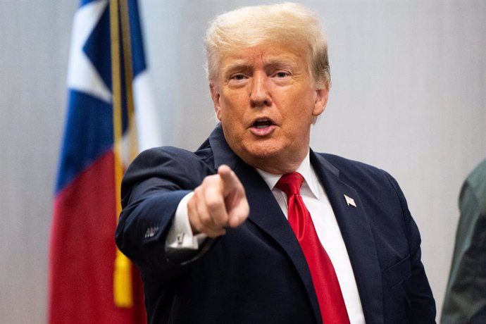 30 June 2021, US, Weslaco: Former US President Donald Trump attends a border security briefing to discuss further plans to secure the southern border wall with Mexico. Photo: Brandon Bell/ZUMA Wire/dpa