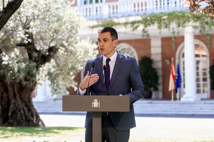 El presidente del Gobierno, Pedro Sánchez, interviene tras la firma del acuerdo del Ejecutivo nacional con los agentes sociales para reformar las pensiones, a 1 de julio de 2021, en Madrid (España). El Gobierno suscribe este acuerdo con los responsables