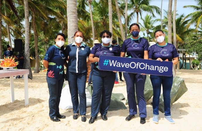 Grupo Iberostar se une al III Encuentro de los Mares con su movimiento  Wave of Change