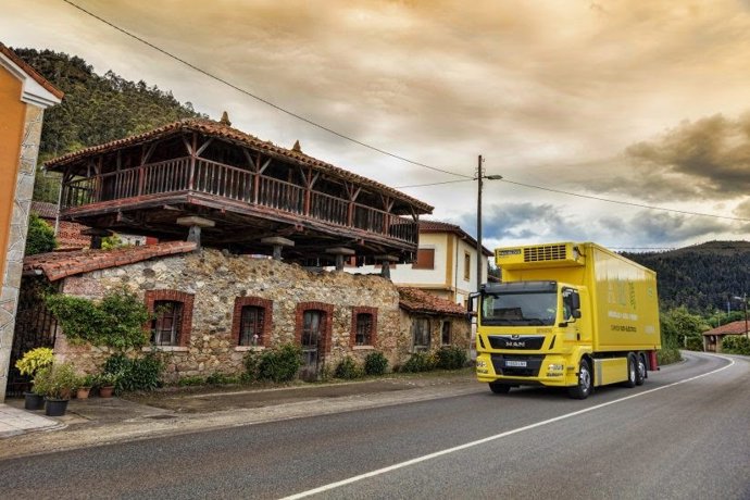Archivo - Camión de distribución totalmente eléctrico de MAN.